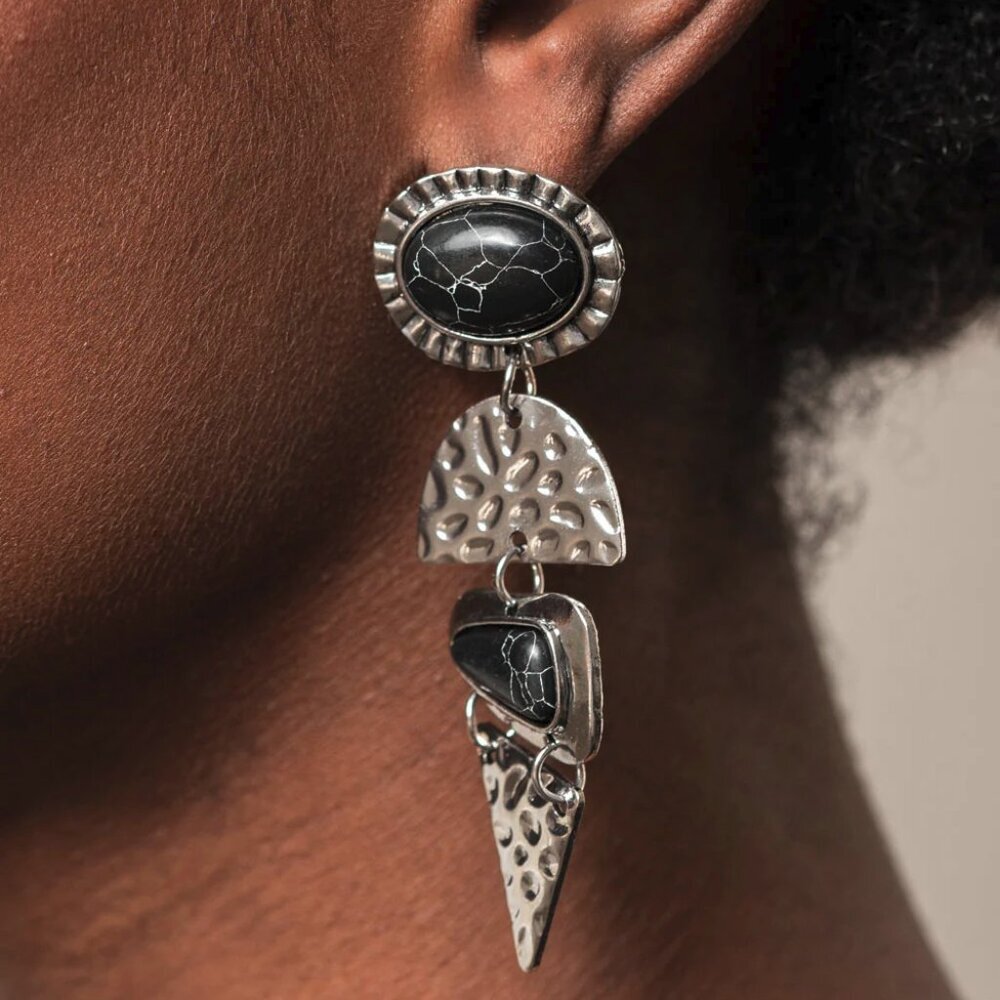 Paparazzi Jewelry Accessories - Earthy Extravagance - Black Earrings - Vintage